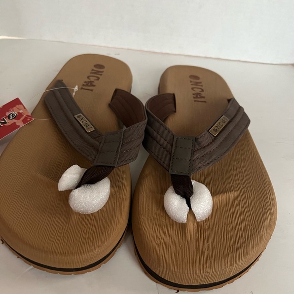 oncai flip flops